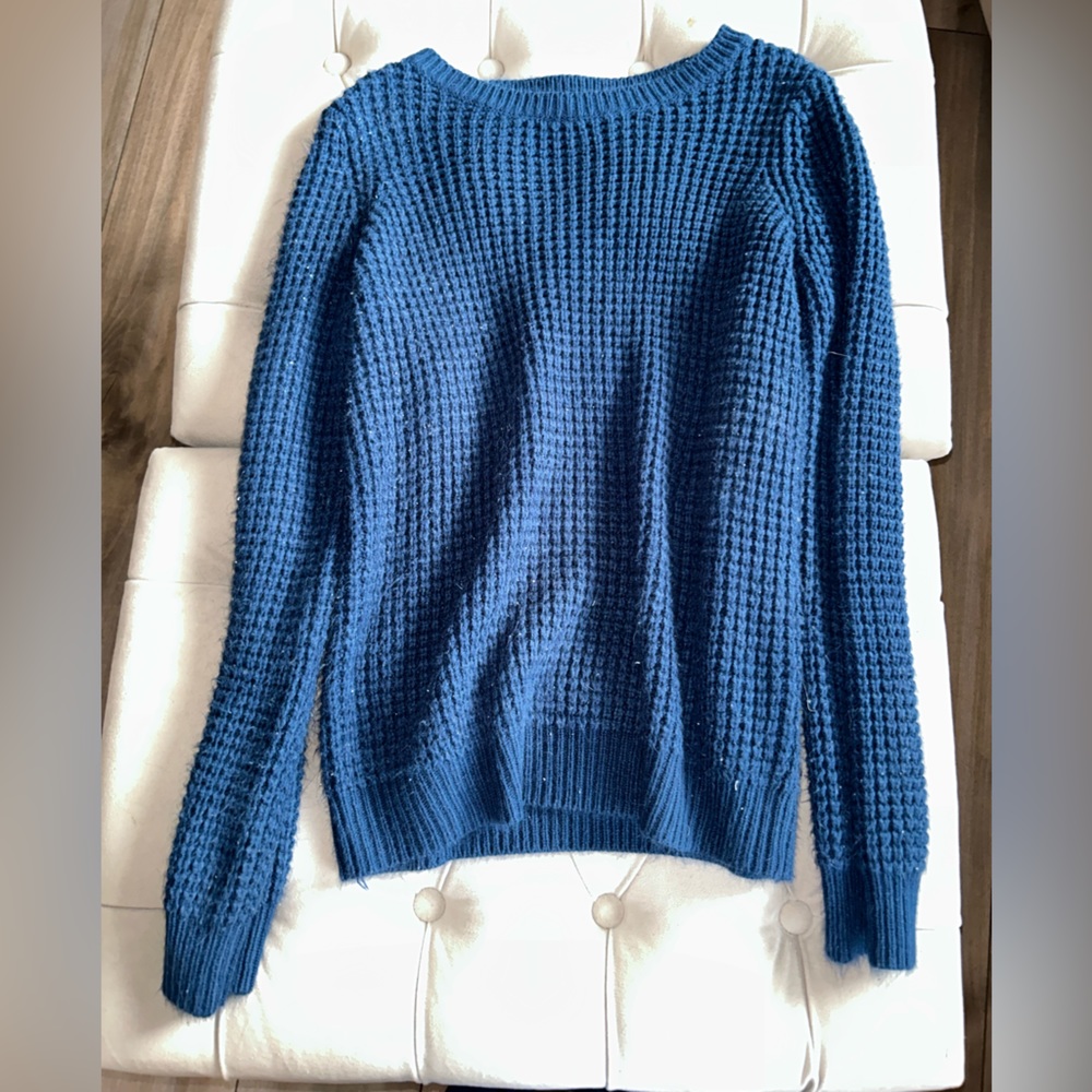 The clothing is in good condition no longer have interest for it.